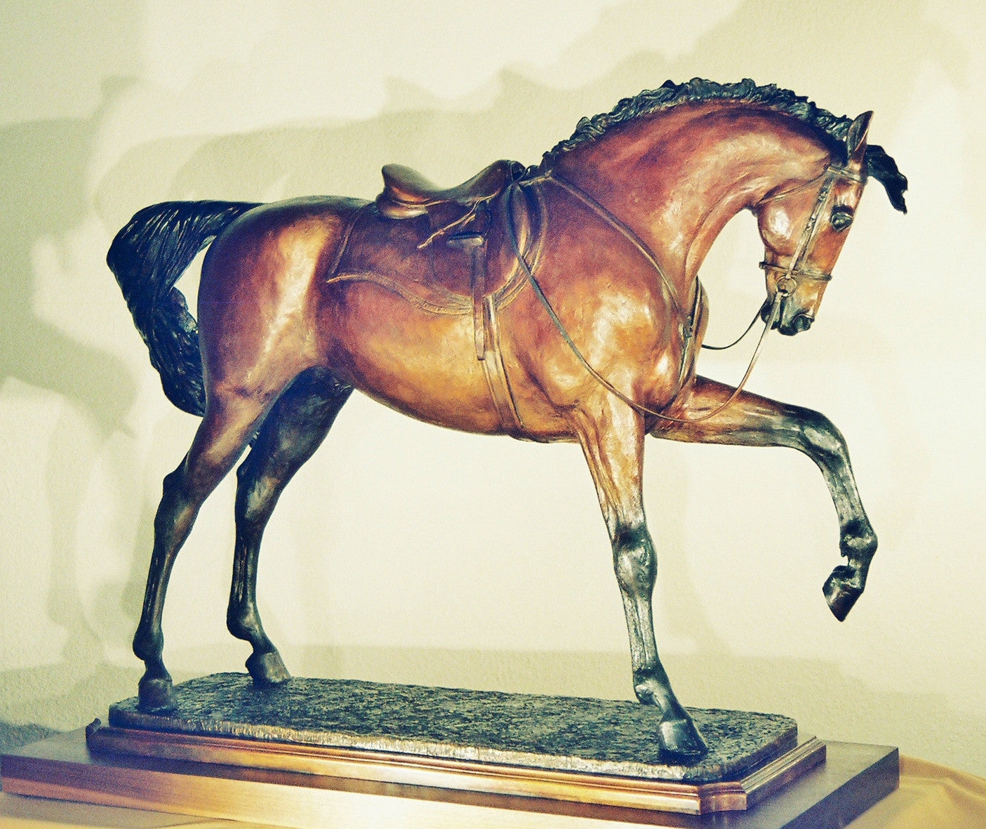 Anticipation Horse bronze statue - Patricia Borum - 3